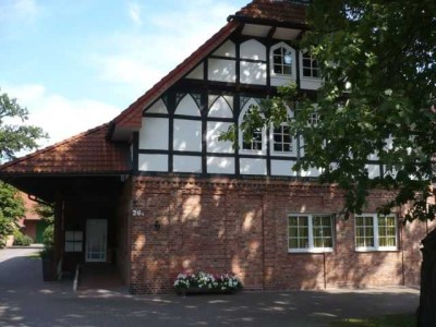 Geschmackvolle Maisonette-Wohnung mit zwei Räumen und EBK in Burgdorf