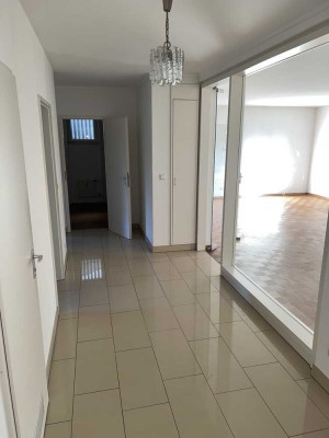 Provisionsfreie, leerstehende, tolle 3-Zimmerwohnung in absoluter Ruhiglage in Stuttgart-Buchwald