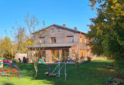 Geräumiges Idyll mit viel Platz und Hauskoppel: Architekten- und Bauernhaus in Einem