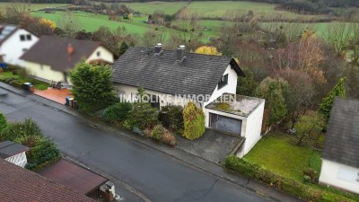 Wohnen mit Weitblick – Großzügiges Zweifamilienhaus in Sannerz