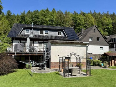 Zwei Einfamilienhäuser in ruhiger Lage