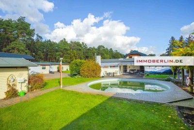 IMMOBERLIN.DE - Herrlicher Bungalow mit Sonnengarten & Nebengebäuden in idyllischer Waldrandlage