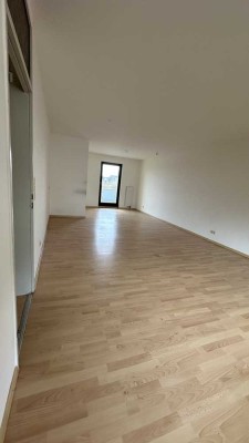 Exklusive 3,5-Zimmer-Wohnung mit Fernblick im Grünen mit 2 Balkon in Heiligenhaus