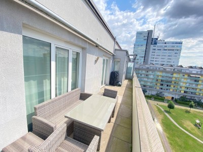 MODERNE, KLIMATISIERTE TERRASSENWOHNUNG MIT VORALPENBLICK