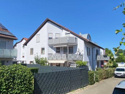 Helle und ruhige 4,5-Zimmer-Etagenwohnung mit interessantem Grundriss, Balkon und 2 Stellplätzen