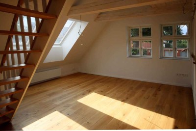 Charmante Single/Paar Wohnung mit Schlafboden