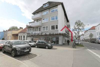 Sanierte 3,5-Zimmer-Wohnung im 1. Obergeschoss mit Balkon.