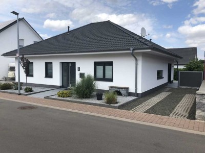 Wunderschöner Bungalow mit traumhaftem Garten - 3 ZKB in Otterberg ohne Makler von privat