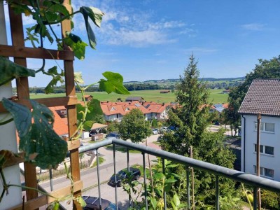 Zentrums- und naturnahe 2-Zimmer-DG-Wohnung mit Balkon und EBK in Murnau