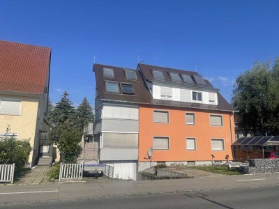 Vollständig renovierte Wohnung mit fünf Zimmern sowie Balkon und EBK in Friedrichshafen