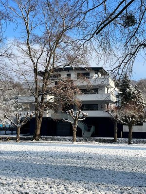 Luxuswohnung in einem der schönsten Häuser in perfekter Lage direkt am Rhein