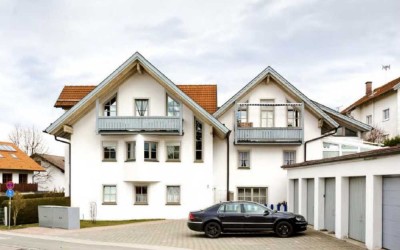 Geschmackvolle, gepflegte 2,5-Zimmer-DG-Wohnung mit Balkon und Einbauküche in Penzberg