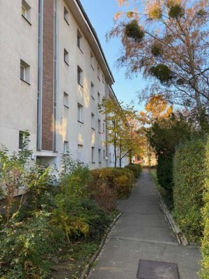 Bezugsfreie 2,5 Zimmerwohnung im 2. OG mit einer möglichen Rendite von über 3,7 %