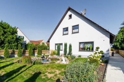 Charmantes Wohnhaus mit großem Grundstück in Mönchsdeggingen!