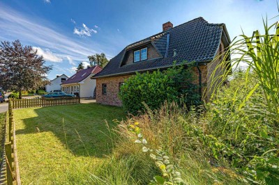 Modernisiertes Familienhaus mit geschütztem Garten