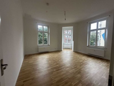 sanierte 4 Zimmerwohnung in Unterbilk (Lorettoviertel)  mit Balkon und Wintergarten zu vermieten.