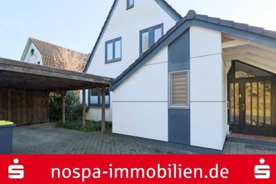 Teilweise unterkellertes Einfamilienhaus mit Carport und Terrasse in der Kreisstadt Husum