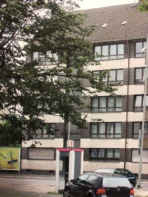 Freundliche und gepflegte 2-Zimmer-Etagen-Wohnung mit EBK in Duisburg