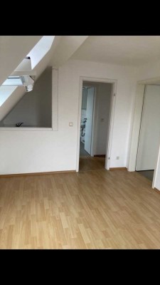 Modernisierte Wohnung mit eineinhalb Zimmern sowie Balkon in Braunschweig