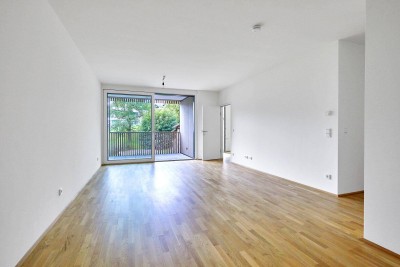 Zuhause im Grünen - Moderne 2-Zimmer Wohnung mit Garten und See ums Eck !!