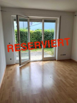 2-Zimmer Gartenwohnung mit Terrasse, TG-Stellplatzt in direkter S-Bahn-Nähe von PRIVAT