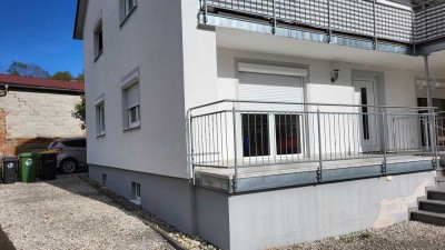 Helle Wohnung im Erdgeschoss mit  Einbauküche und großer Terrasse