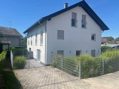 Fast wie neu - Doppelhaushälfte in Deggendorf