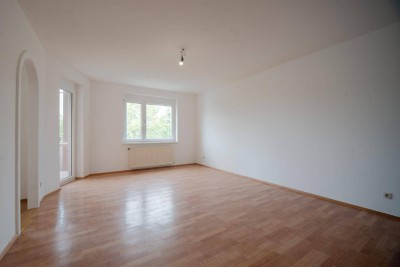 2000 Stockerau: Sanierte, lichtdurchflutete 4 Zimmer-Wohnung mit Loggia