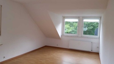 Schöne helle DG-Wohnung in Bi-Ummeln