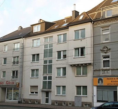 Helle und gepflegte zwei Zimmer Wohnung in der City mit Küche
