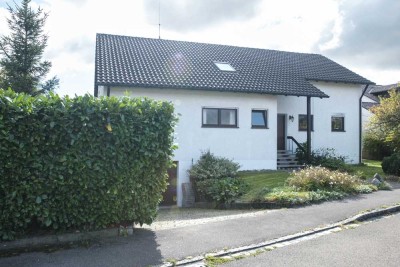 Elegantes Einfamilienhaus mit 6 Zimmern in Ulm-Donaustetten, ca. 70 qm Wfl. Ausbaureserve im DG