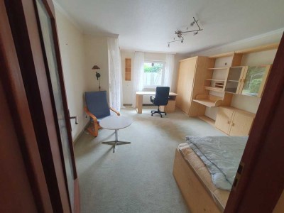 möbliertes WG Zimmer mit EBK für Student/Studentin  in Garbsen, mit viel Platz und Gartennutzung