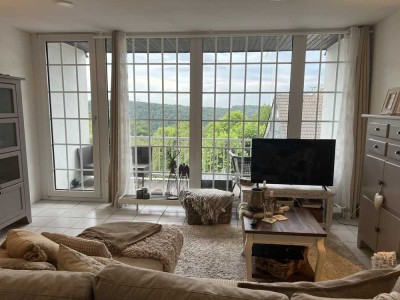 gemütliche Maisonette - Wohnung mit Balkon und eigenem Eingang