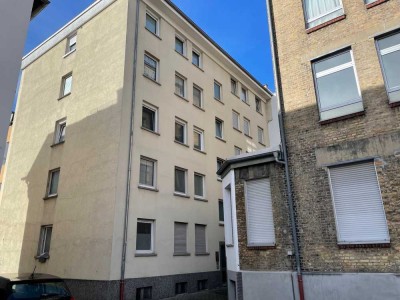 Helle, komplett renovierte Wohnung mit Balkon
