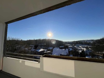 **SCHÖNE 3-ZIMMERWOHNUNG**BALKON MIT TOLLER AUSSICHT**