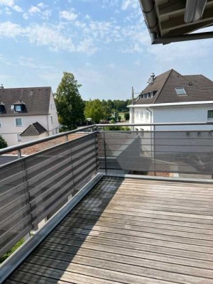 Exklusive 2-Raum-Penthouse-Wohnung mit gehobener Innenausstattung mit EBK in Langenfeld