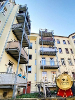 In Renovierung I Parkettboden I Balkon I Moderne Einbauküche I Aufzug