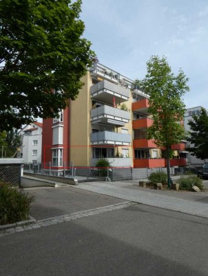 Herrliche 4,5 Zimmer Wohnung mit Balkon, Garage und Aufzug