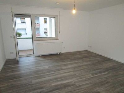 Frisch renovierte helle 3-Zimmerwohnung in ruhiger Lage mit Balkon in Bergisch Gladbach-Heidkamp
