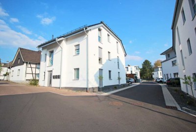 RESERVIERT!
ALLE GUTEN DINGE SIND DREI:
3-FAMILIEN-RESIDENZ!
Mehrfamilienhaus