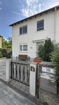 Familienfreundliches  Reiheneckhaus mit traumhaftem Garten