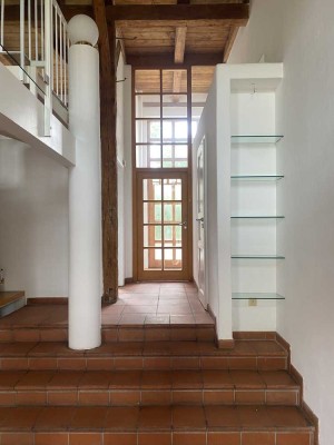 Architektur trifft Altbaucharme – Renovierte Doppelhaushälfte mit Loft-Feeling