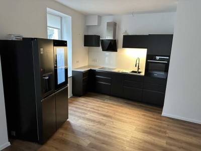 Luxuriöse 3-Zi Wohnung ca. 85 qm, High-Class Küche, KERNSANIERT, SmartHome, Fußbode