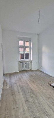 5050 - Erstbezug nach Sanierung! 2-Zimmerwohnung in Hinterhauslage!