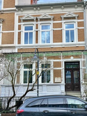 Wunderschöne 6-Zimmer-Altbauwohnung mit Balkon im Flüsseviertel