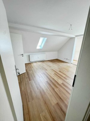 Frisch sanierte 2-Zimmer-Wohnung in Kitzingen in zentraler Lage ab 01.06. verfügbar!