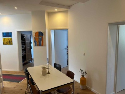 Blick auf den Dom, schöner Altbau Dachgeschoßwohnung