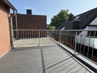 Erstbezug nach Sanierung, 3 Raum-Wohnung mit Terrasse und großem Wohn-Eß-Bereich