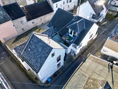 Zwei Wohnhäuser mit Garage zum Verkauf in Koblenz-Lay