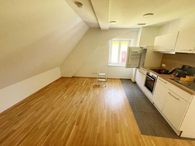 Charmante Dachgeschosswohnung
